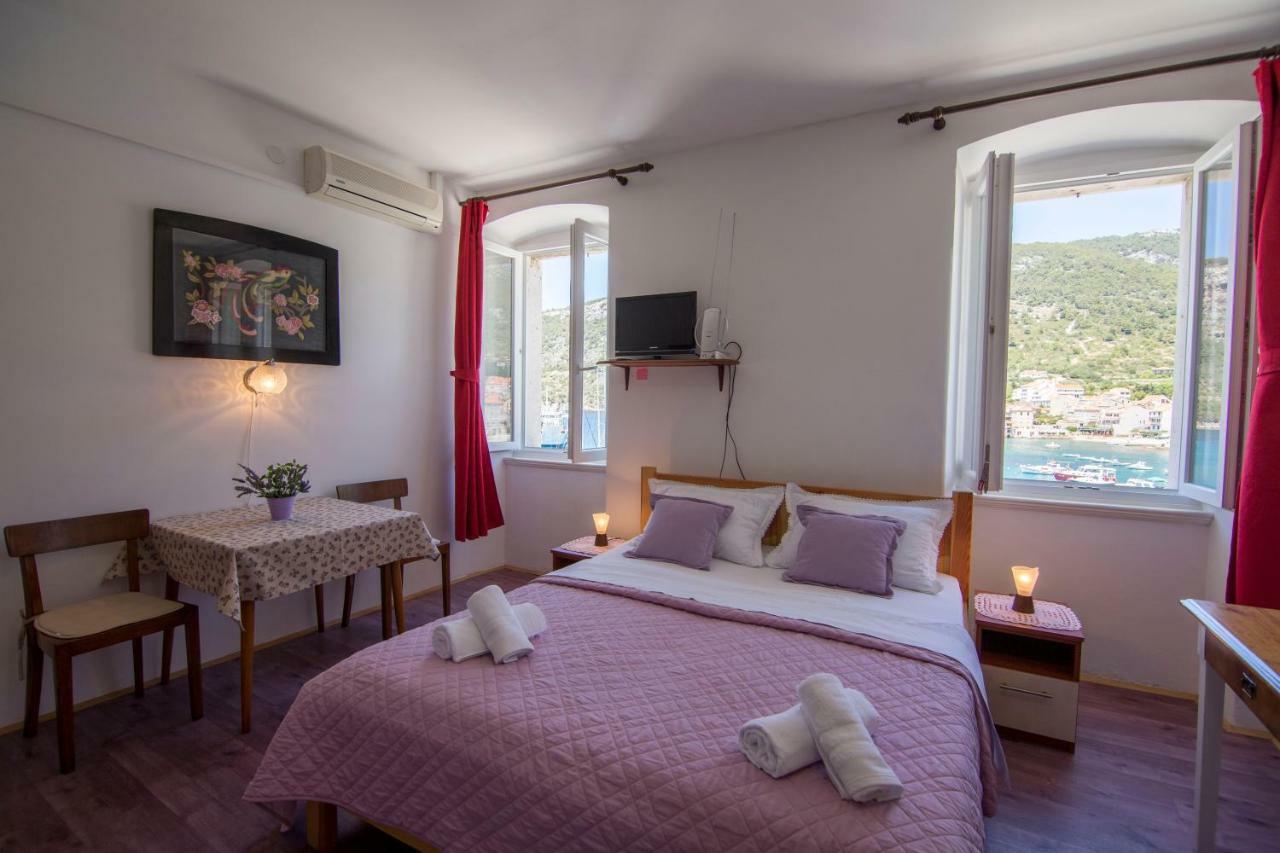 Komiža Apartment Riva 5 מראה חיצוני תמונה