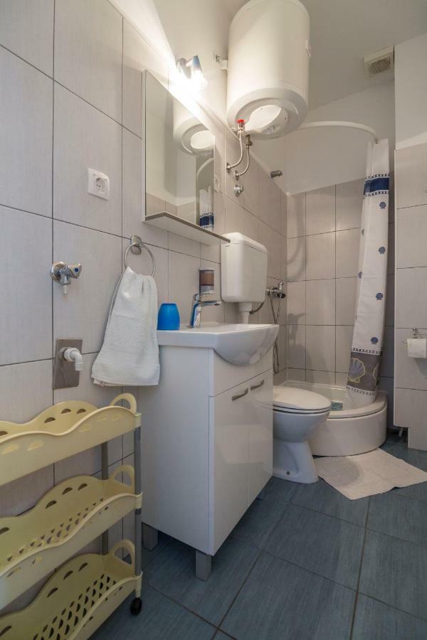 Komiža Apartment Riva 5 מראה חיצוני תמונה
