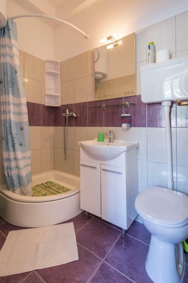 Komiža Apartment Riva 5 מראה חיצוני תמונה