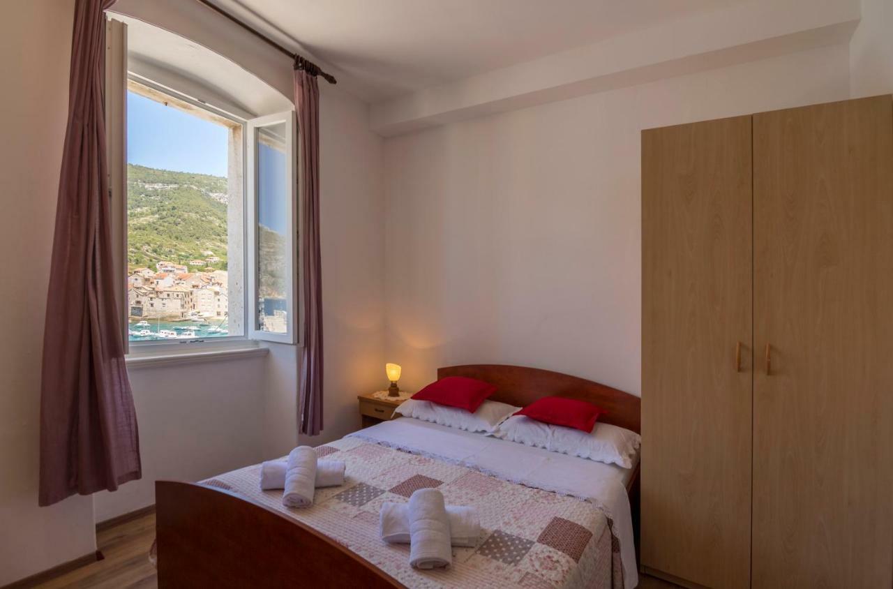 Komiža Apartment Riva 5 מראה חיצוני תמונה