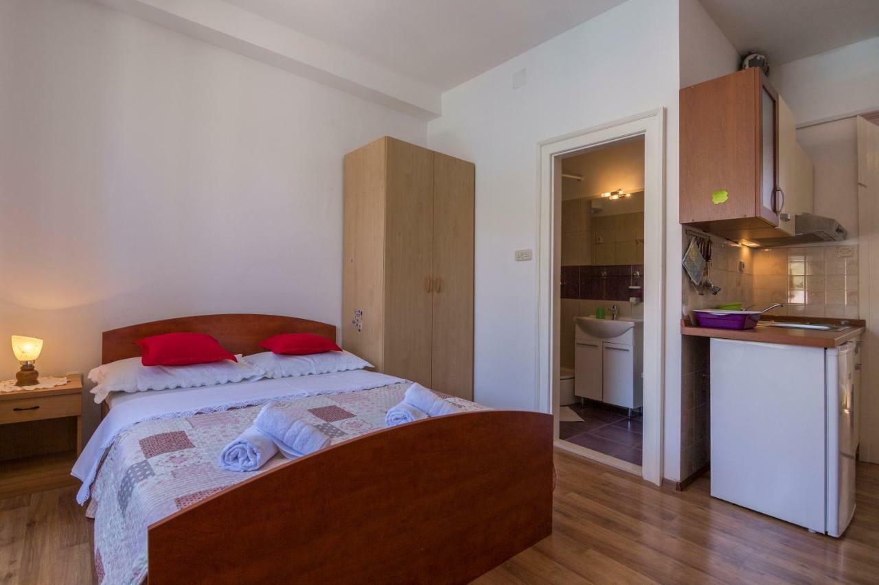 Komiža Apartment Riva 5 מראה חיצוני תמונה